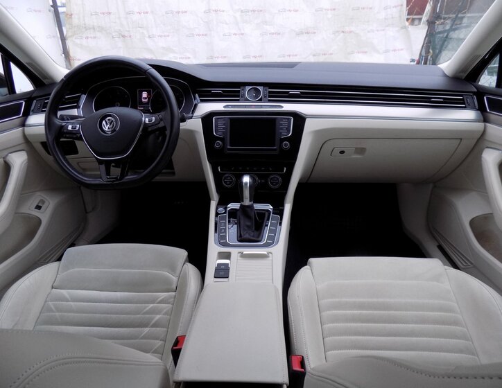 Volkswagen Passat Sedan 2,0 l 140 kw