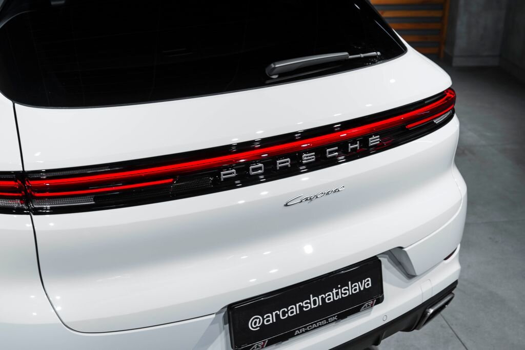 Porsche Cayenne SUV 3,0 l 260 kw