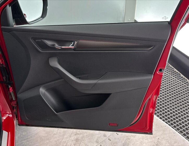 Škoda Karoq SUV / Terénní 1,5 l 110 kw