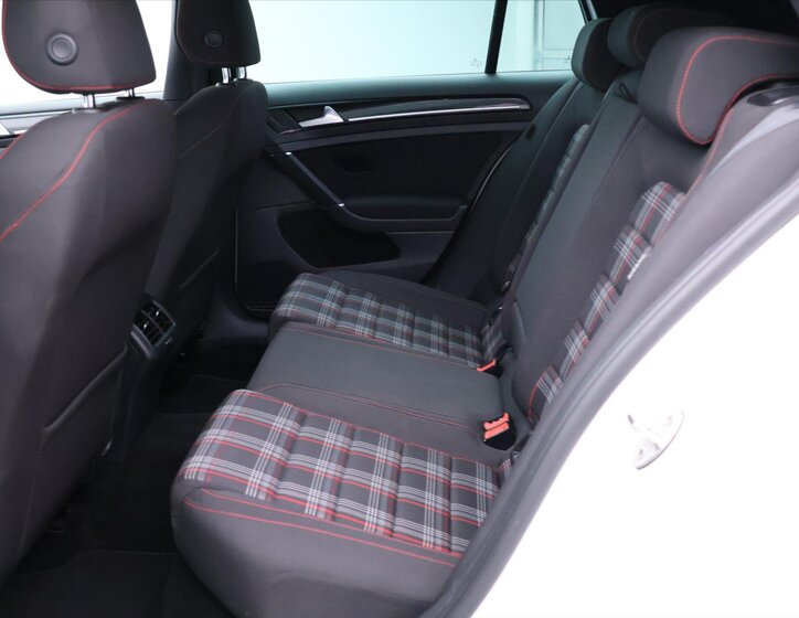 Volkswagen Golf Hatchback 2,0 l 169 kw