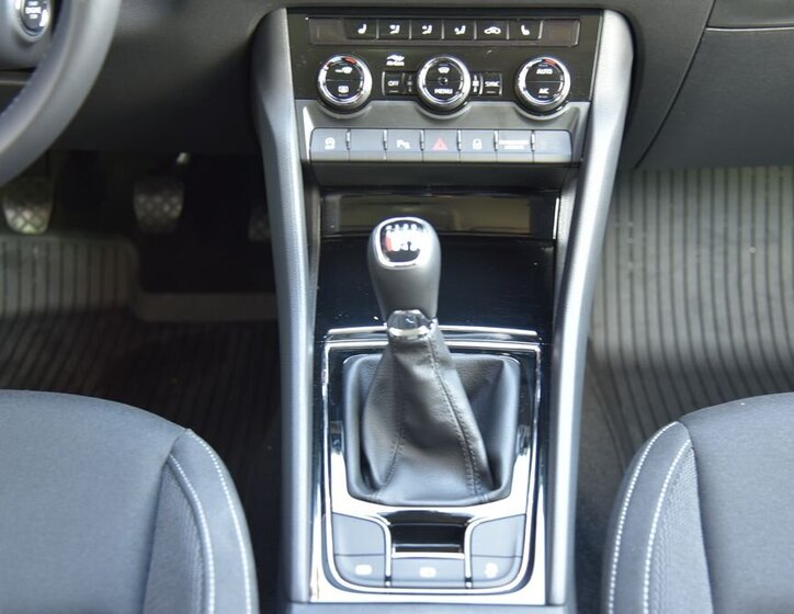 Škoda Karoq SUV 1,5 l 110 kw