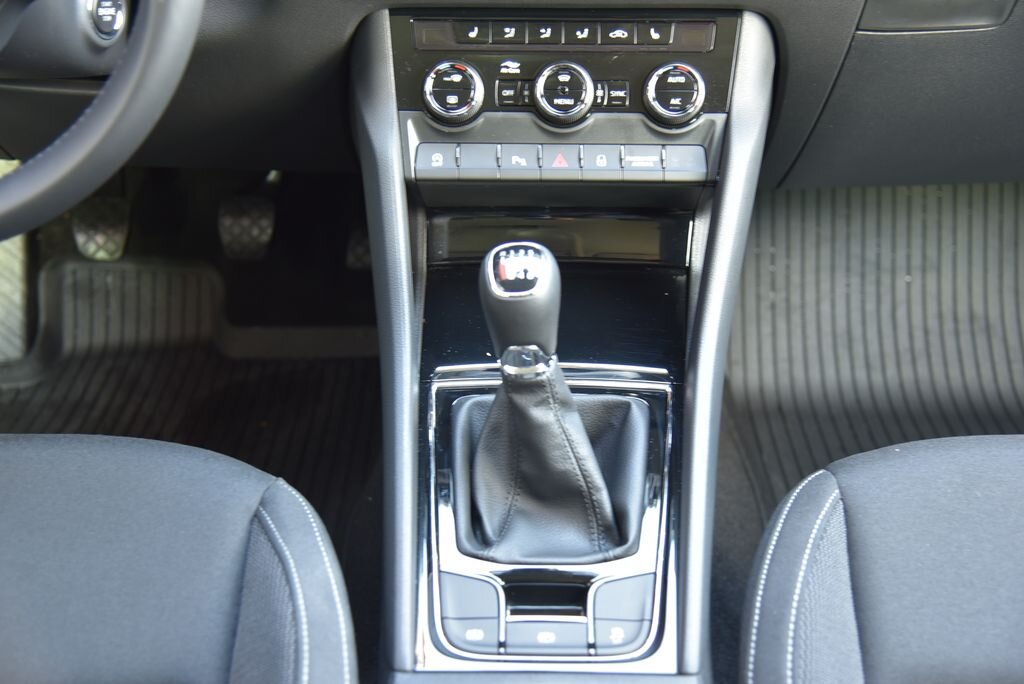 Škoda Karoq SUV 1,5 l 110 kw