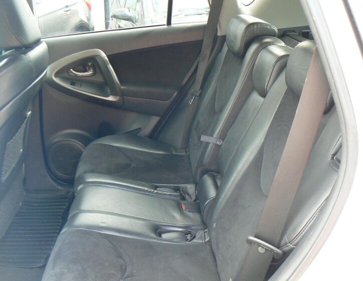 Toyota RAV4 SUV / Terénní 2,2 l 110 kw