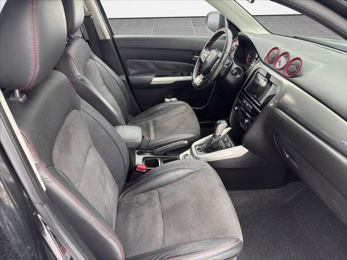 Suzuki Vitara SUV / Terénní 1,4 l 103 kw