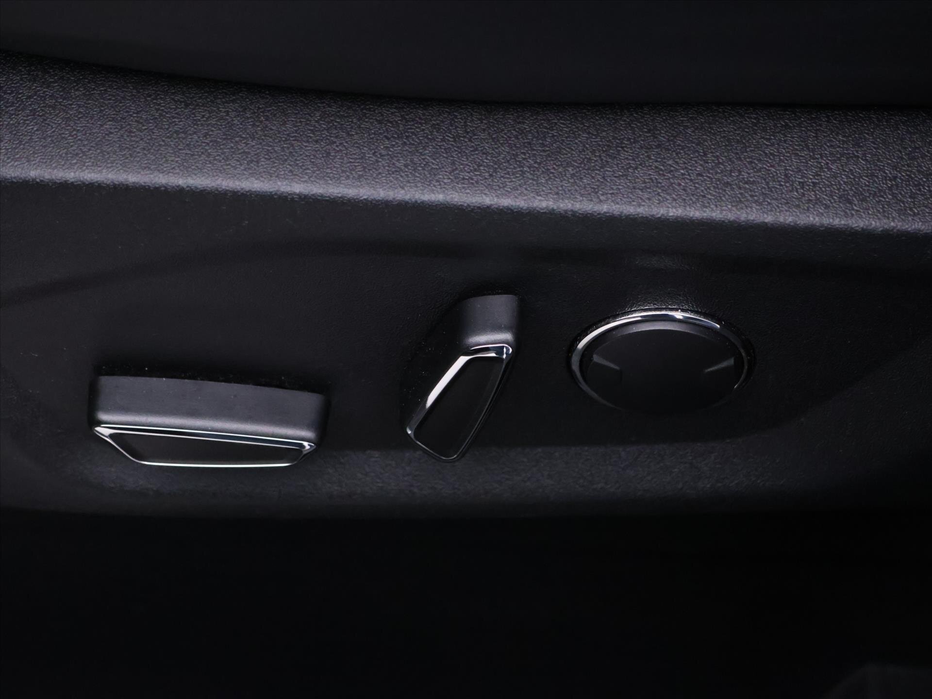 Ford S-MAX MPV 2,0 l 132 kw