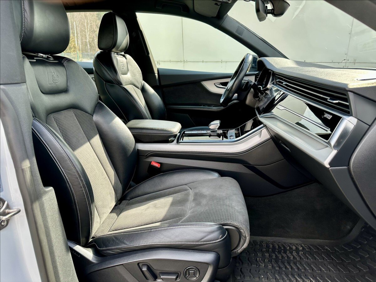 Audi SQ8 SUV / Terénní 4,0 l 320 kw
