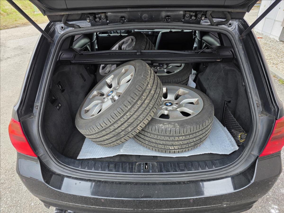 BMW Řada 3 Kombi 3,0 l 170 kw