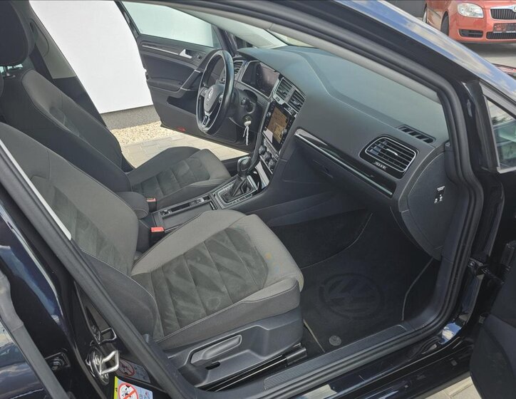 Volkswagen Golf Kombi 2,0 l 110 kw