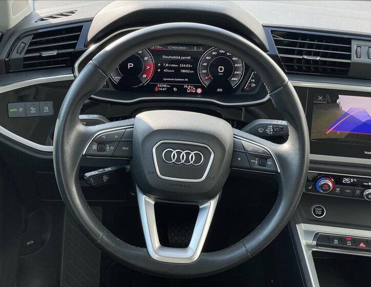 Audi Q3 SUV / Terénní 1,5 l 110 kw