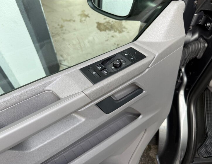 Volkswagen Caravelle 17