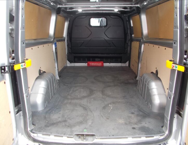 Ford Transit Custom 13
