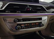 BMW Řada 7 38
