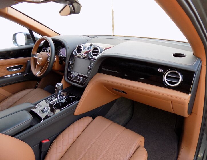 Bentley Bentayga 17