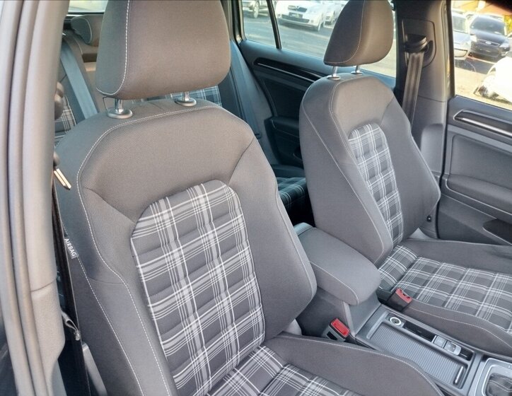 Volkswagen Golf Kombi 2,0 l 135 kw