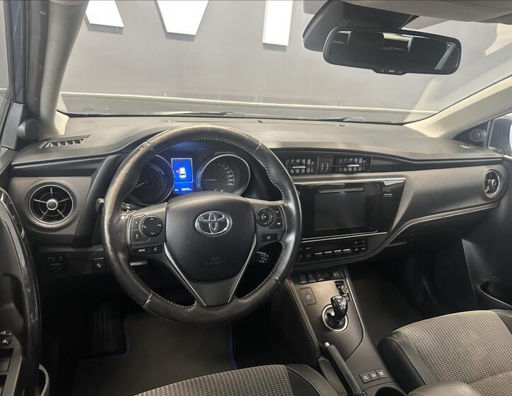 Toyota Auris 26