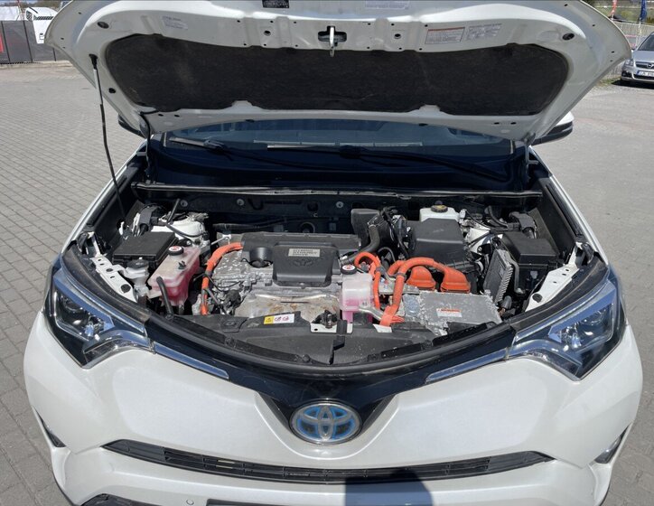 Toyota RAV4 SUV / Terénní 2,5 l 145 kw