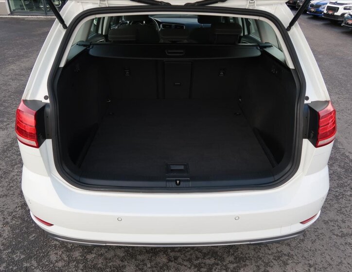 Volkswagen Golf Kombi 1,5 l 96 kw