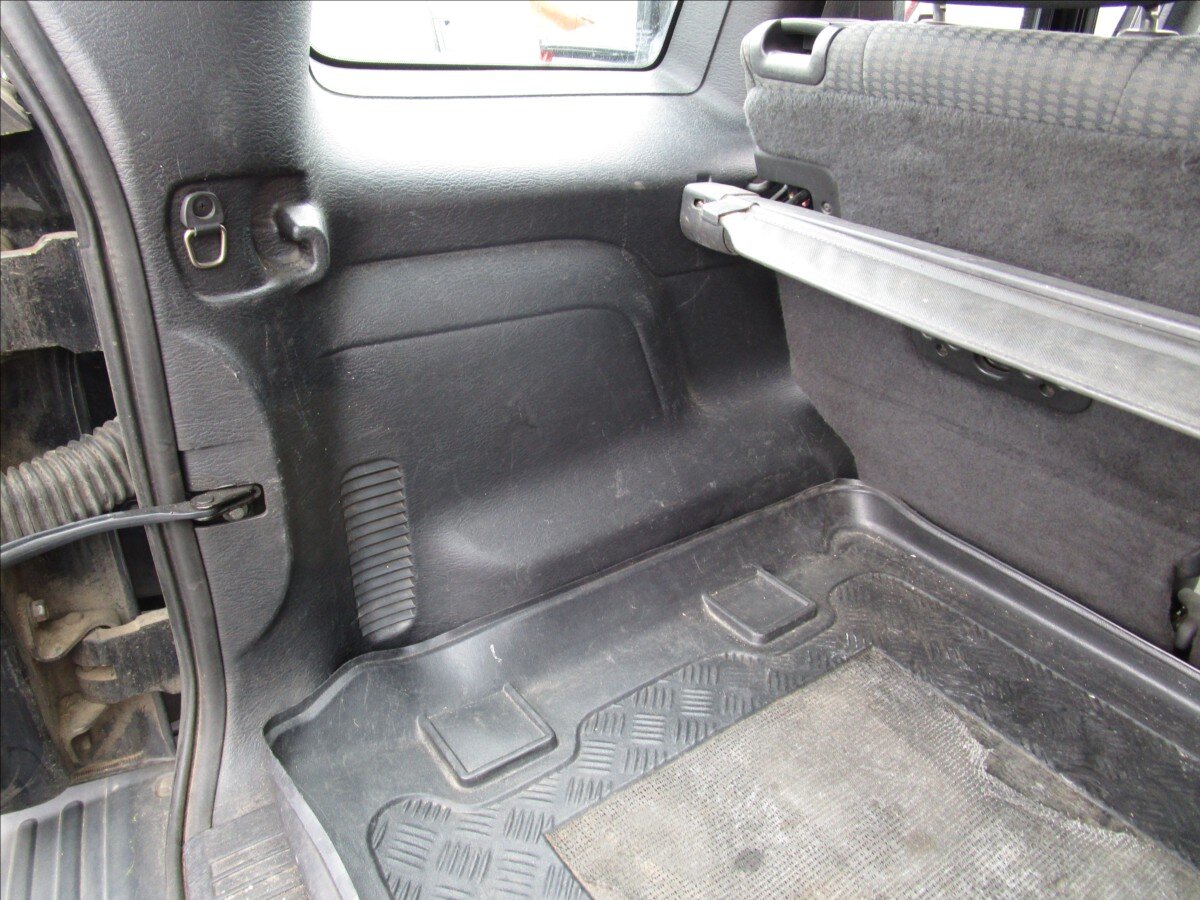 Jeep Cherokee Kombi 2,5 l 105 kw