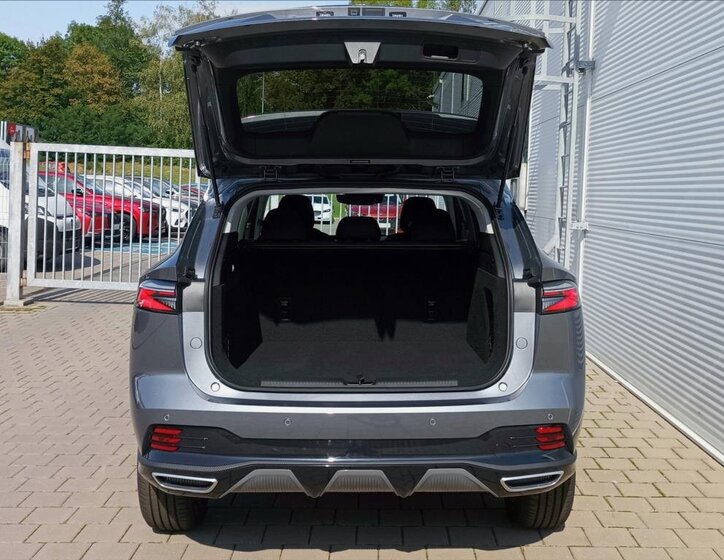 MG HS SUV / Terénní 1,5 l 125 kw