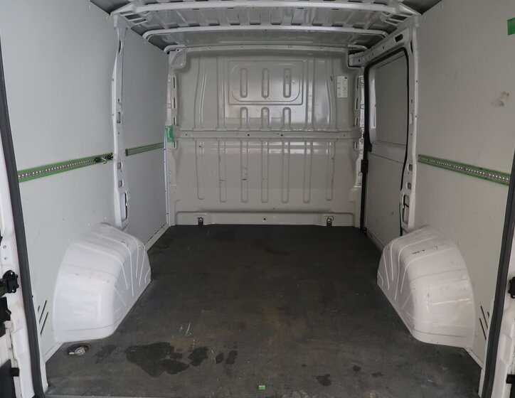 Opel Movano Skříň 2,2 l 103 kw