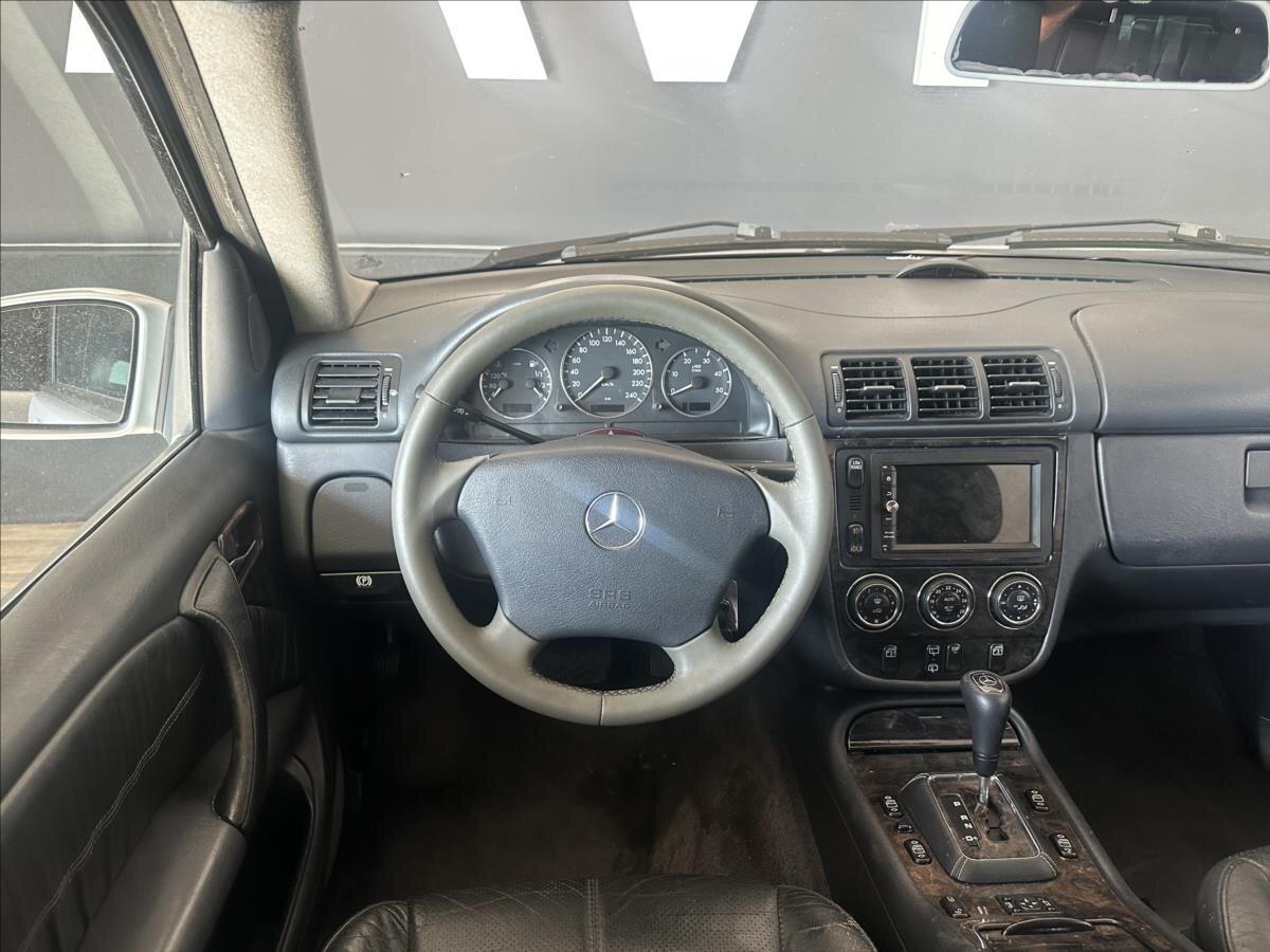 Mercedes-Benz Třídy M SUV 2,7 l 120 kw