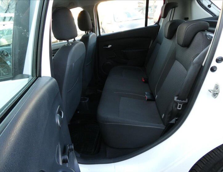 Dacia Sandero 23