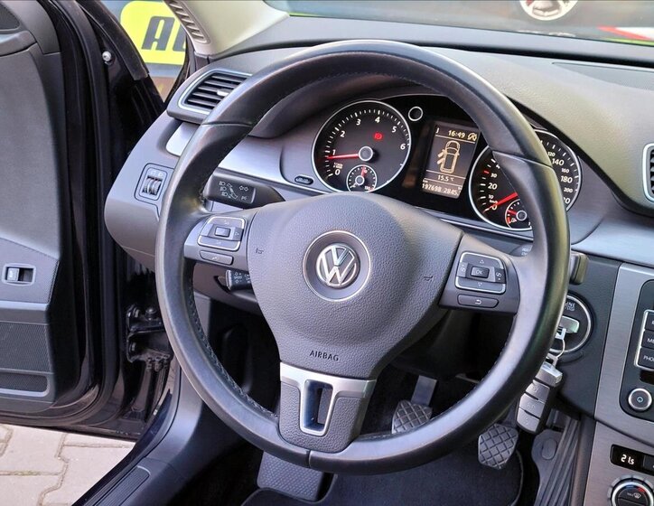 Volkswagen Passat Kombi 1,4 l 90 kw