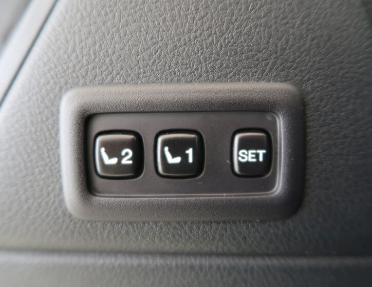 Toyota Land Cruiser 24