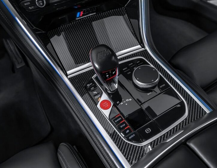 BMW M8 Kupé 4,4 l 460 kw