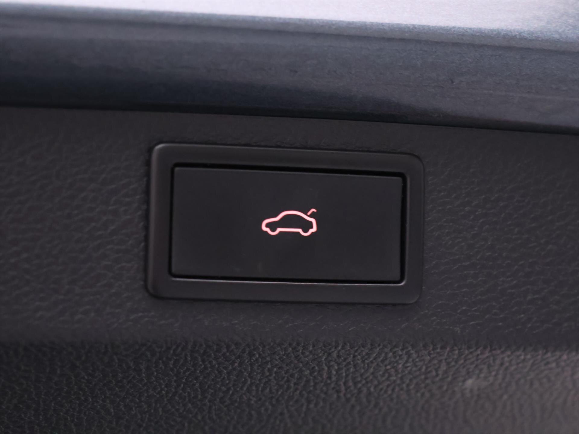 Škoda Karoq SUV / Terénní 2,0 l 85 kw