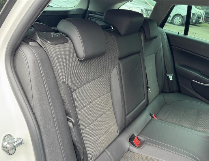 Opel Insignia Kombi 2,0 l 96 kw