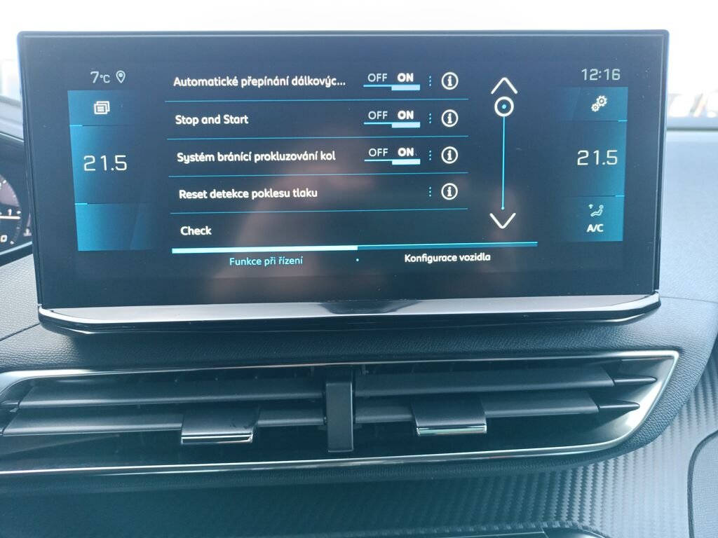 Peugeot 5008 SUV / Terénní 1,5 l 96 kw