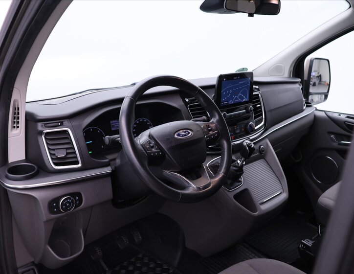 Ford Tourneo Custom Kombi 2,0 l 125 kw