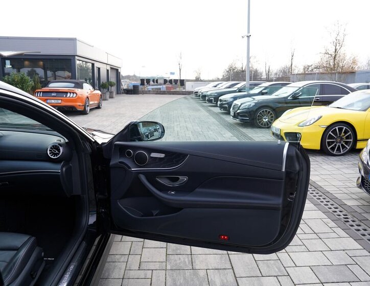 Mercedes-Benz Třídy E Kupé 2,0 l 180 kw