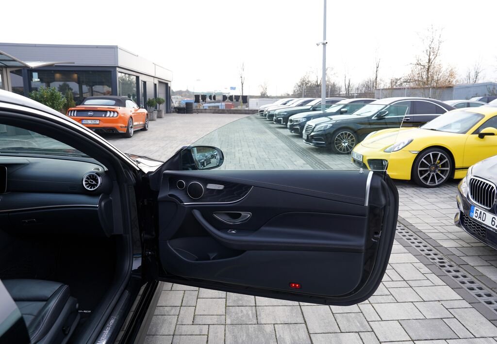 Mercedes-Benz Třídy E Kupé 2,0 l 180 kw