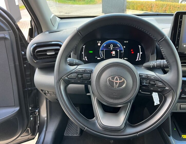 Toyota Yaris Cross 19