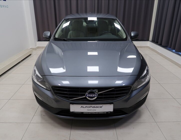 Volvo S60 Sedan / Limuzína 2,0 l 140 kw