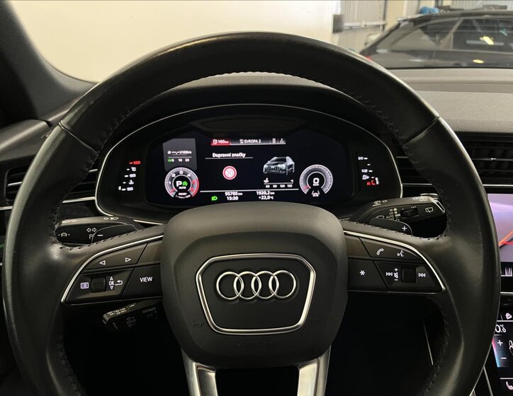 Audi Q8 17