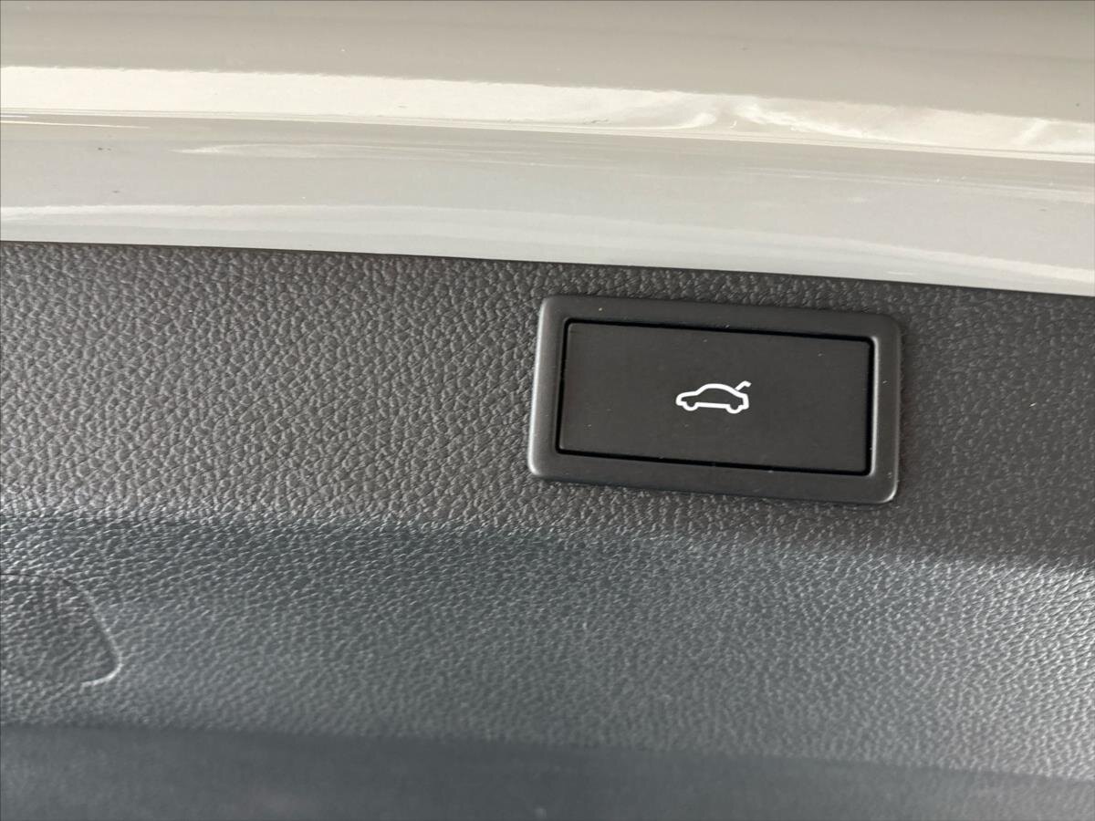 Škoda Karoq SUV / Terénní 1,5 l 110 kw