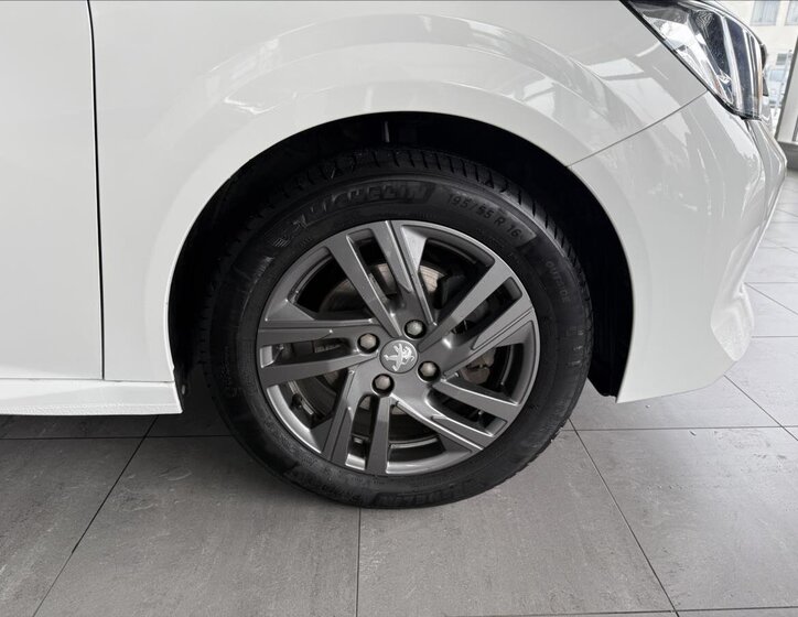 Peugeot 208 Hatchback 1,2 l 74 kw