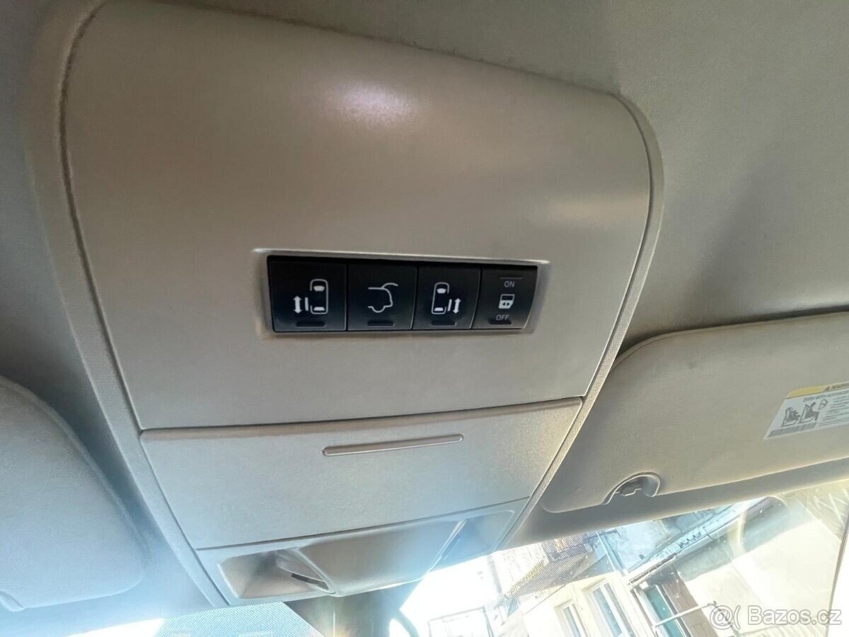 Chrysler Town & Country MPV 3,6 l 208 kw
