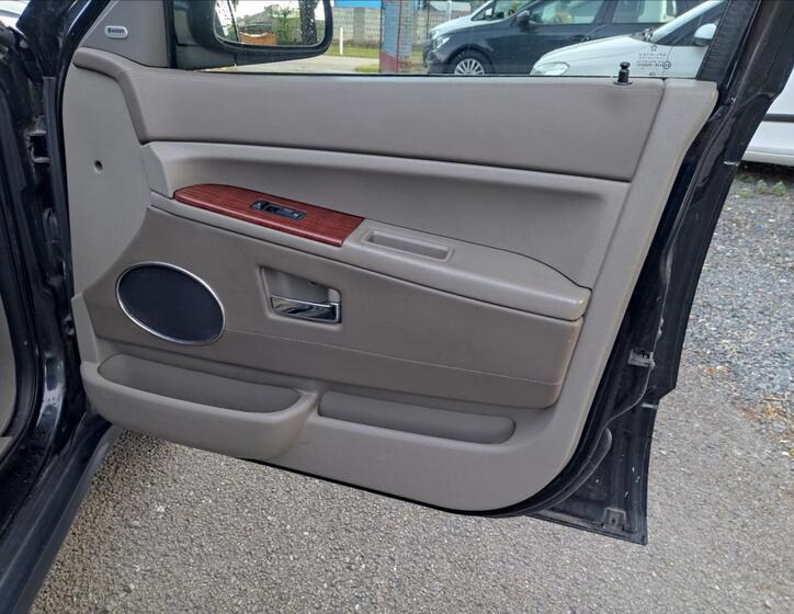 Jeep Grand Cherokee 18