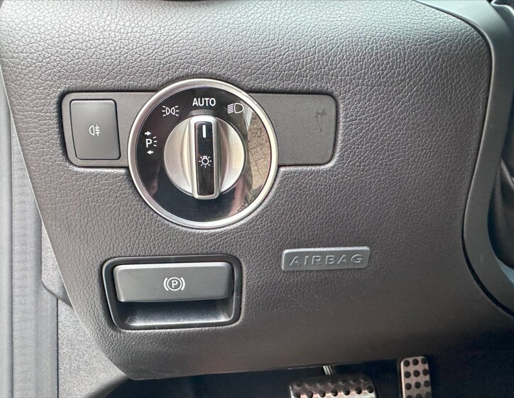 Mercedes-Benz SLC 13