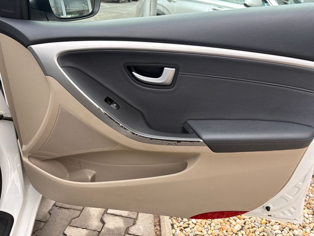 Hyundai i30 Kombi 1,6 l 99 kw