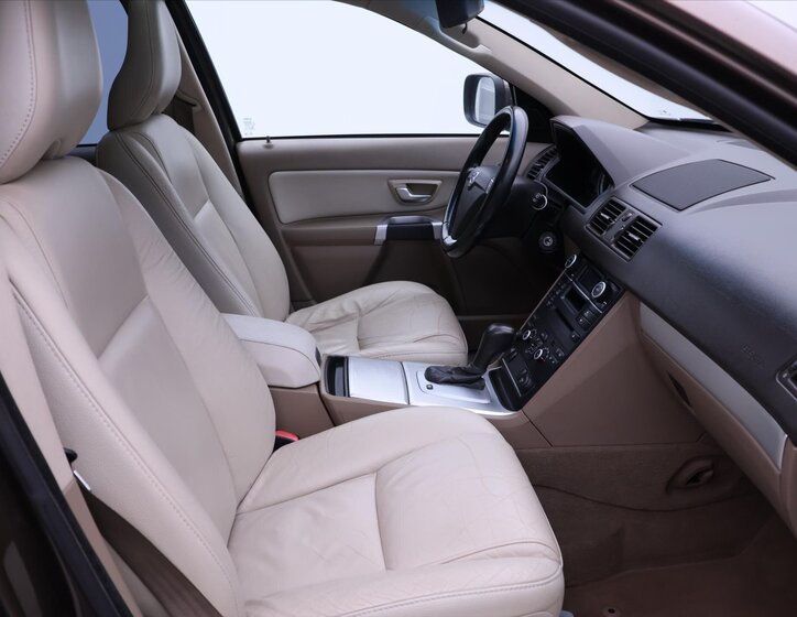 Volvo XC90 SUV / Terénní 2,4 l 147 kw