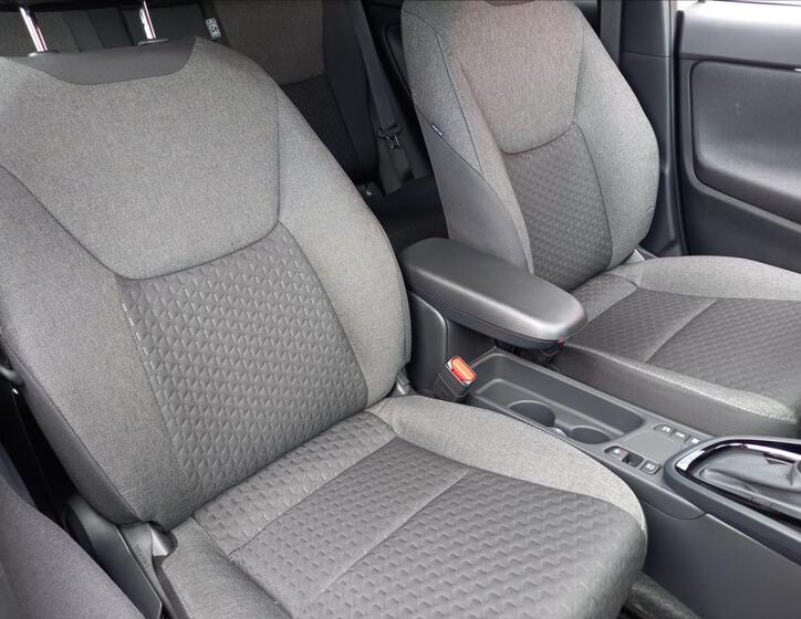 Toyota Yaris Cross 9