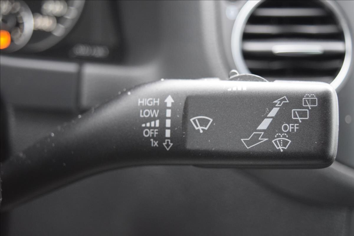 Volkswagen Golf Kombi 1,6 l 77 kw