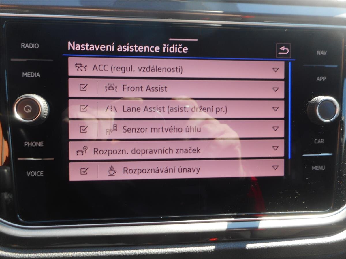 Volkswagen T-Roc SUV / Terénní 1,5 l 110 kw