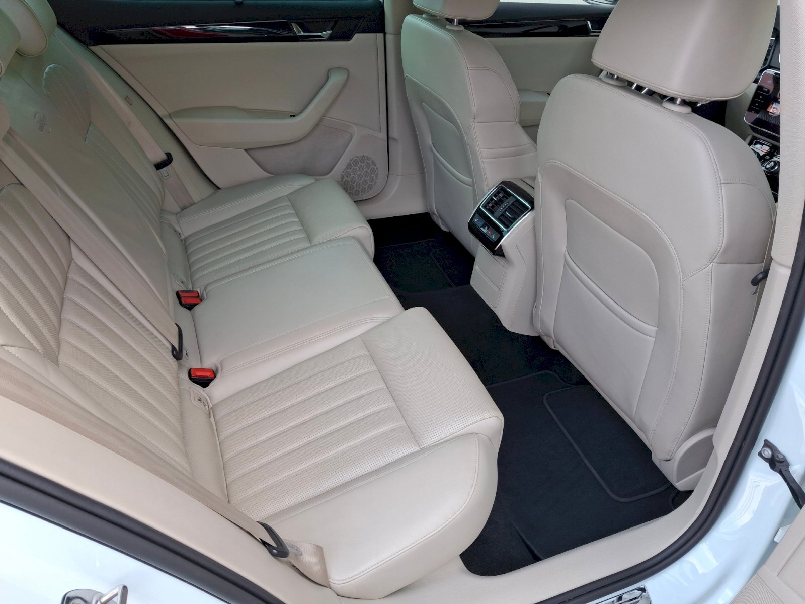 Škoda Superb Sedan / Limuzína 2,0 l 206 kw