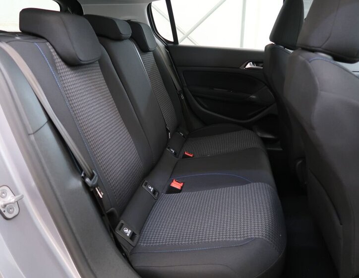 Peugeot 308 Hatchback 1,2 l 81 kw